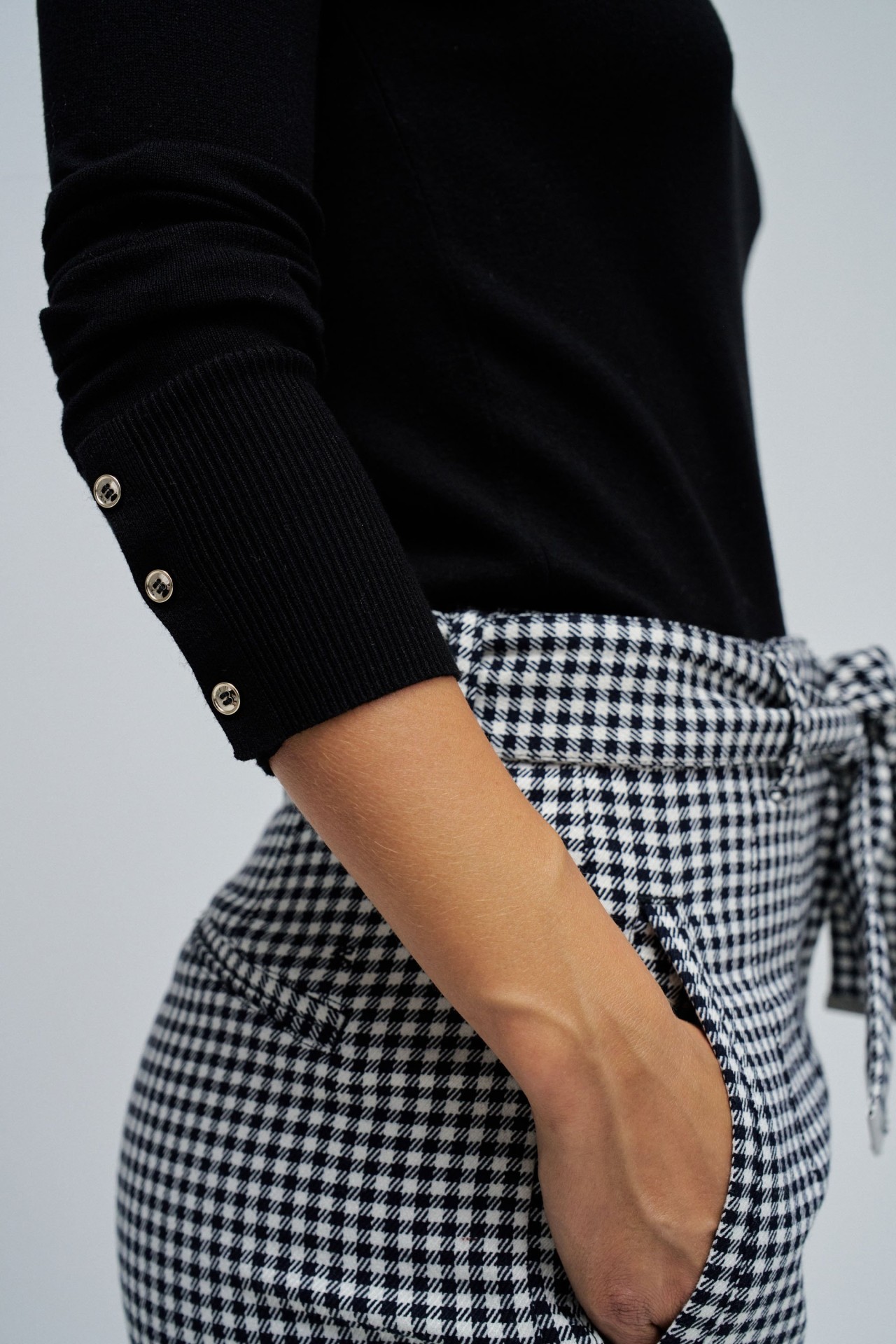 HIGH NECK SWEATER