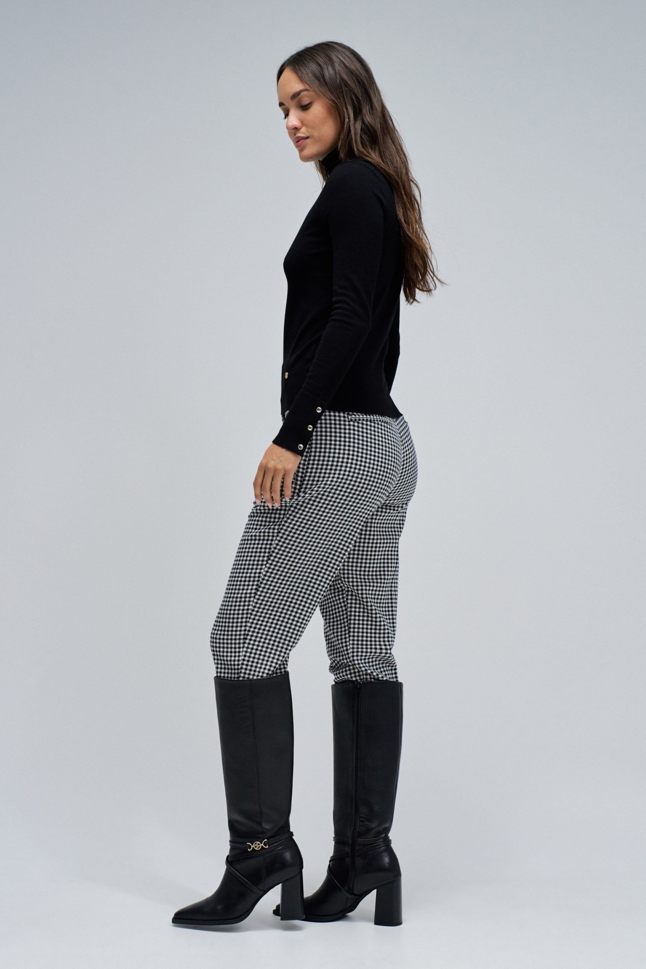 HIGH NECK SWEATER