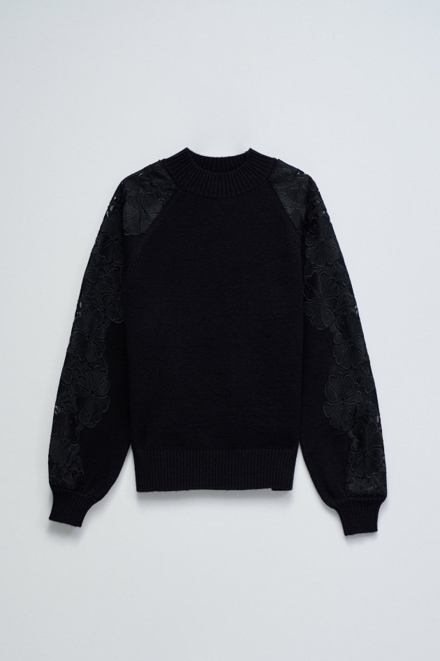 KNIT SWEATER WITH LACE