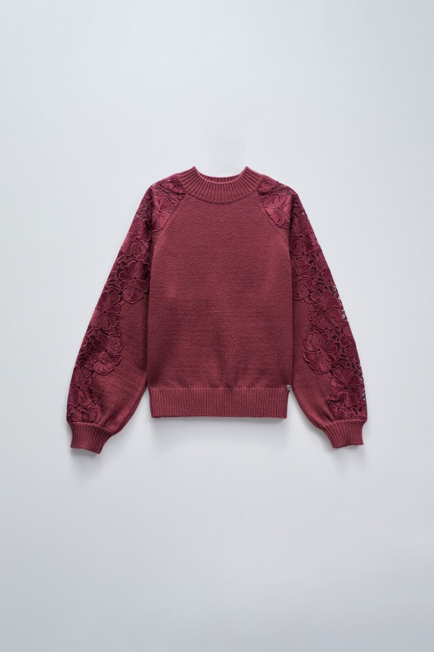PULL EN MAILLE AVEC DENTELLE