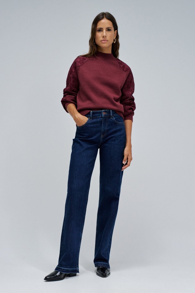 PULL EN MAILLE AVEC DENTELLE
