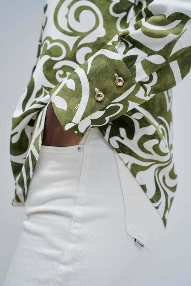 CAMISA CON ESTAMPADO