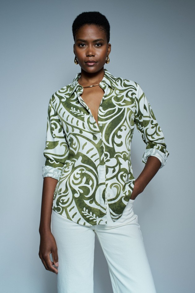 CAMISA CON ESTAMPADO