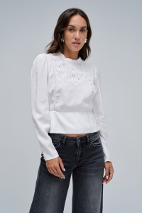 BESTICKTE BLUSE