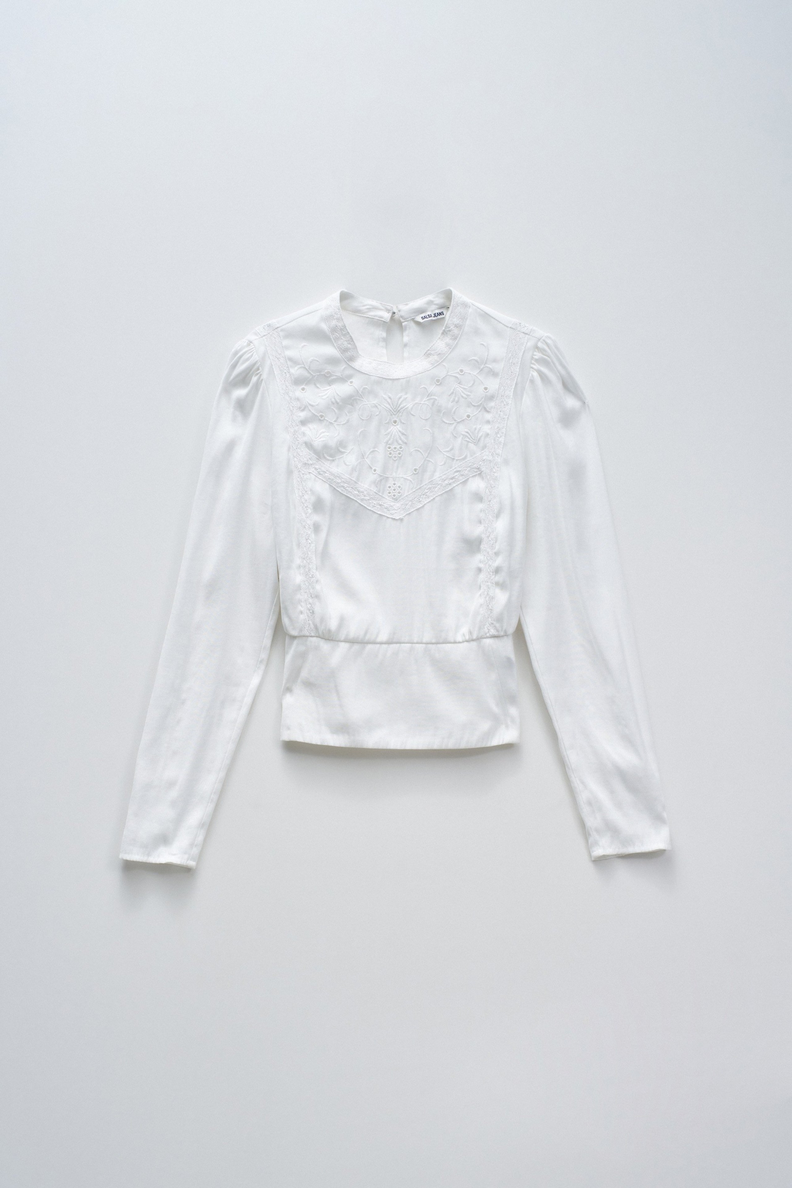 BESTICKTE BLUSE
