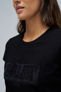 T-SHIRT MIT BRANDING