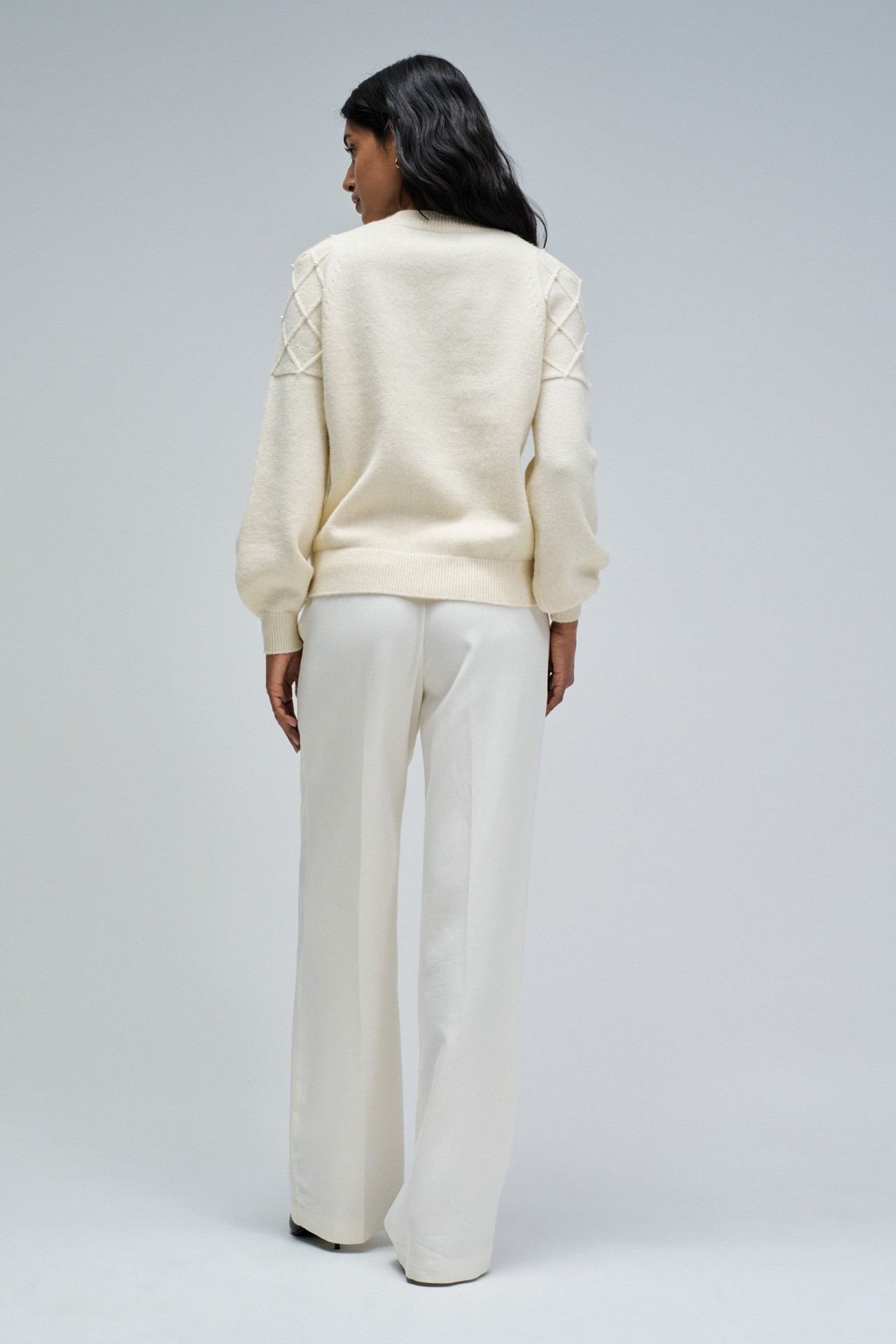 KNIT SWEATER WITH PEARLS