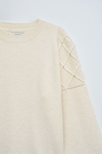 KNIT SWEATER WITH PEARLS