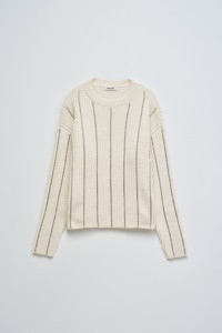 PULL EN MAILLE AVEC LAINE
