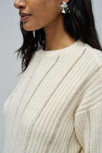 PULL EN MAILLE AVEC LAINE
