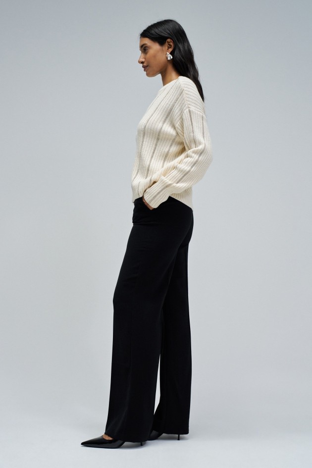 PULL EN MAILLE AVEC LAINE