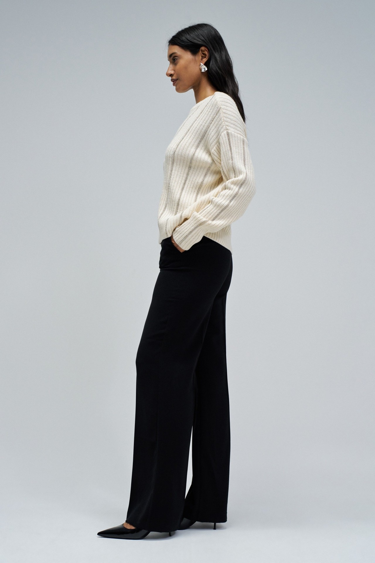 PULL EN MAILLE AVEC LAINE
