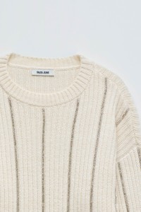 PULL EN MAILLE AVEC LAINE