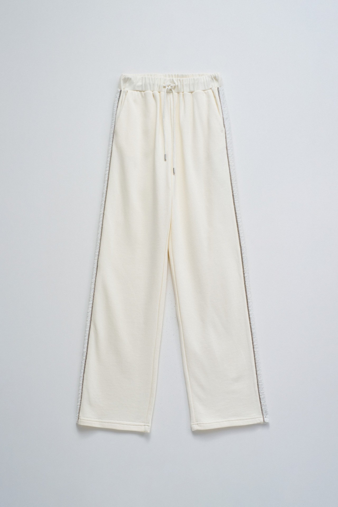 PANTALONES JOGGERS CON PIERNA STRAIGHT