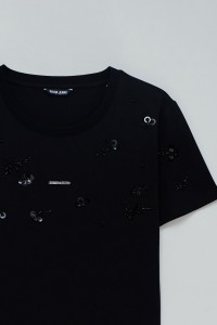 T-SHIRT WITH BEADS T-SHIRT WITH BEADS