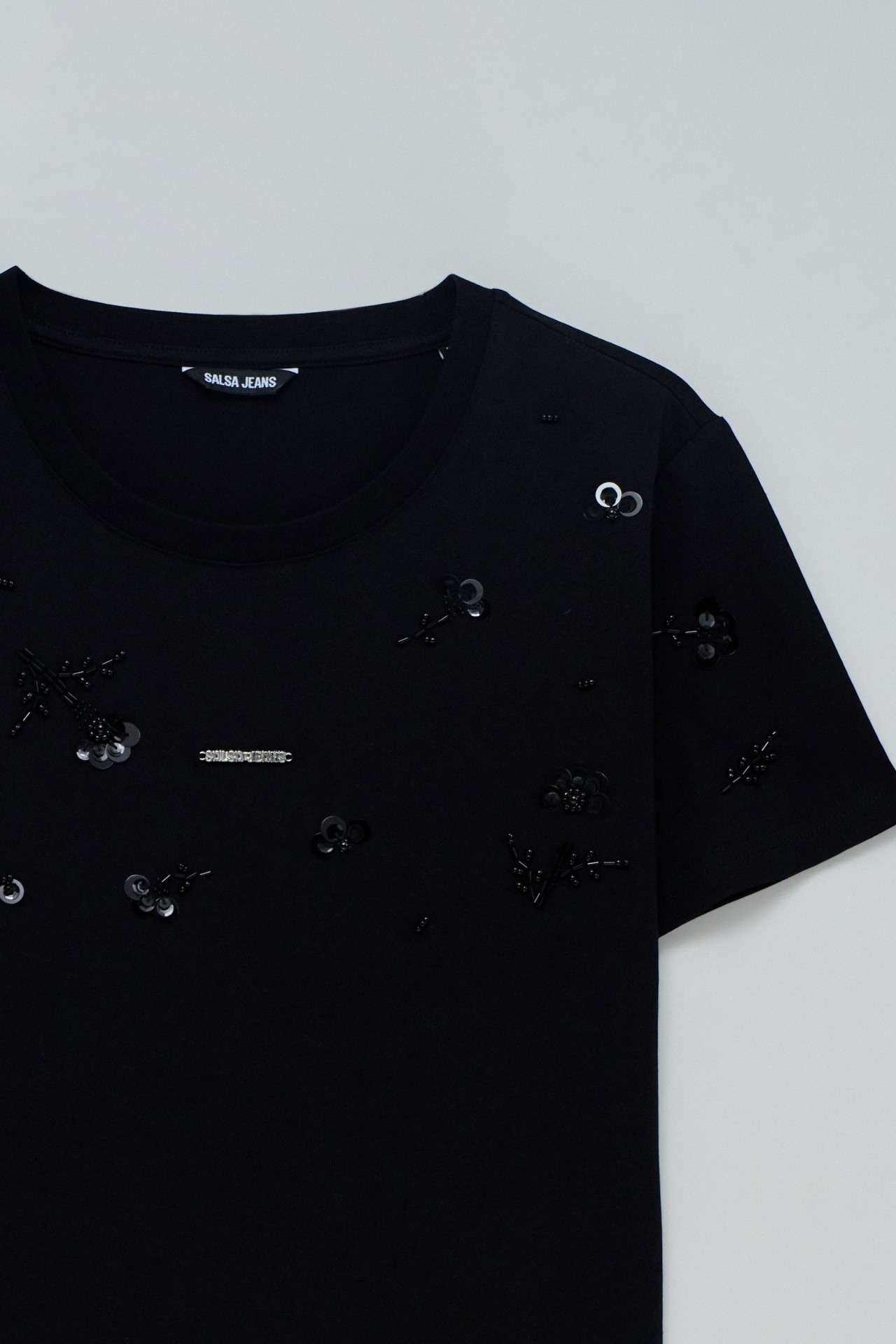 T-SHIRT WITH BEADS