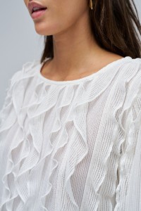 BLUSA COM FOLHOS