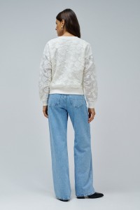 SWEATSHIRT WITH FLORAL EMBROIDERY