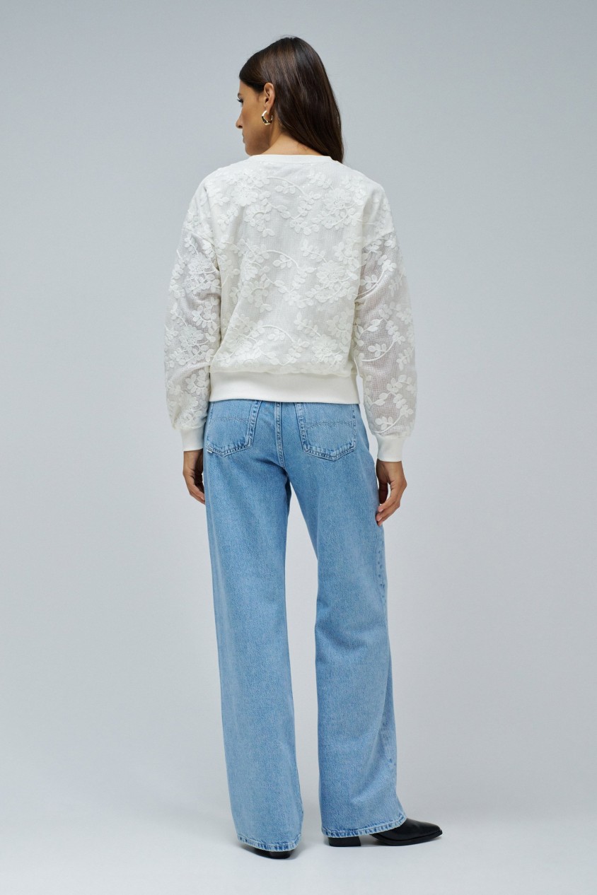 SWEATSHIRT COM BORDADOS FLORAIS