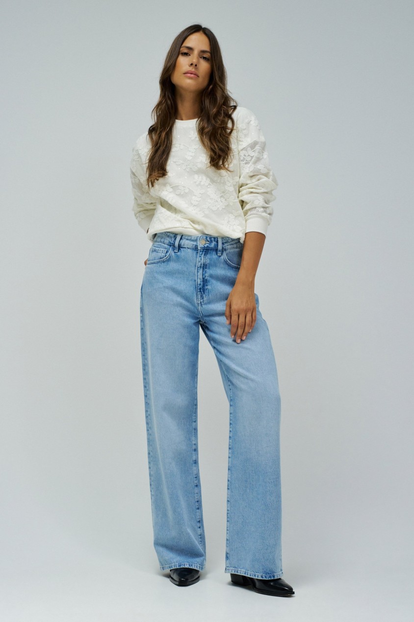 SWEATSHIRT COM BORDADOS FLORAIS