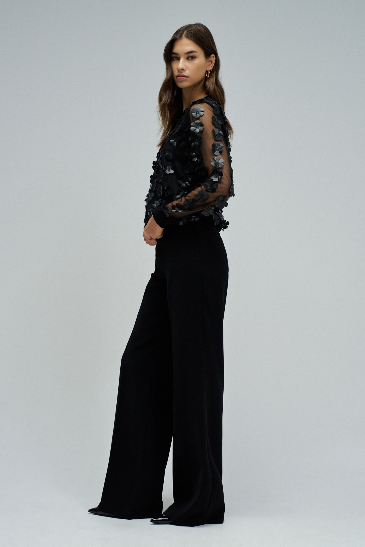 SWEATER WITH THREE-DIMENSIONAL EFFECT