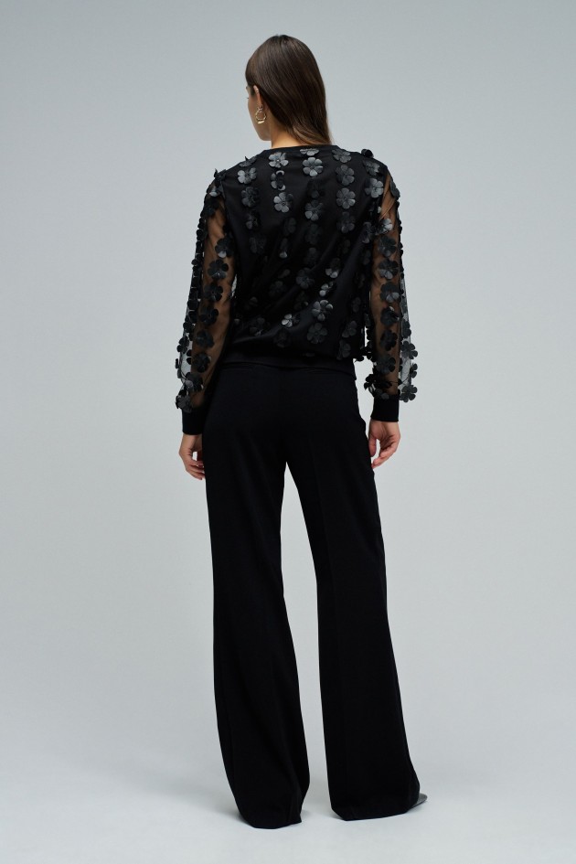 SWEATER WITH THREE-DIMENSIONAL EFFECT
