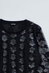 SWEATER WITH THREE-DIMENSIONAL EFFECT