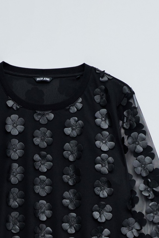 SWEATER WITH THREE-DIMENSIONAL EFFECT
