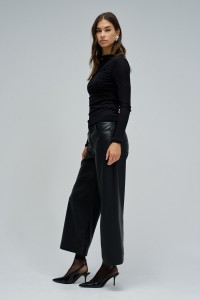 CAMISOLA EM TULE