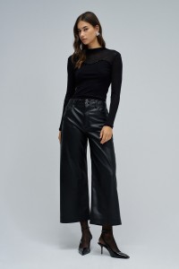 CAMISOLA EM TULE
