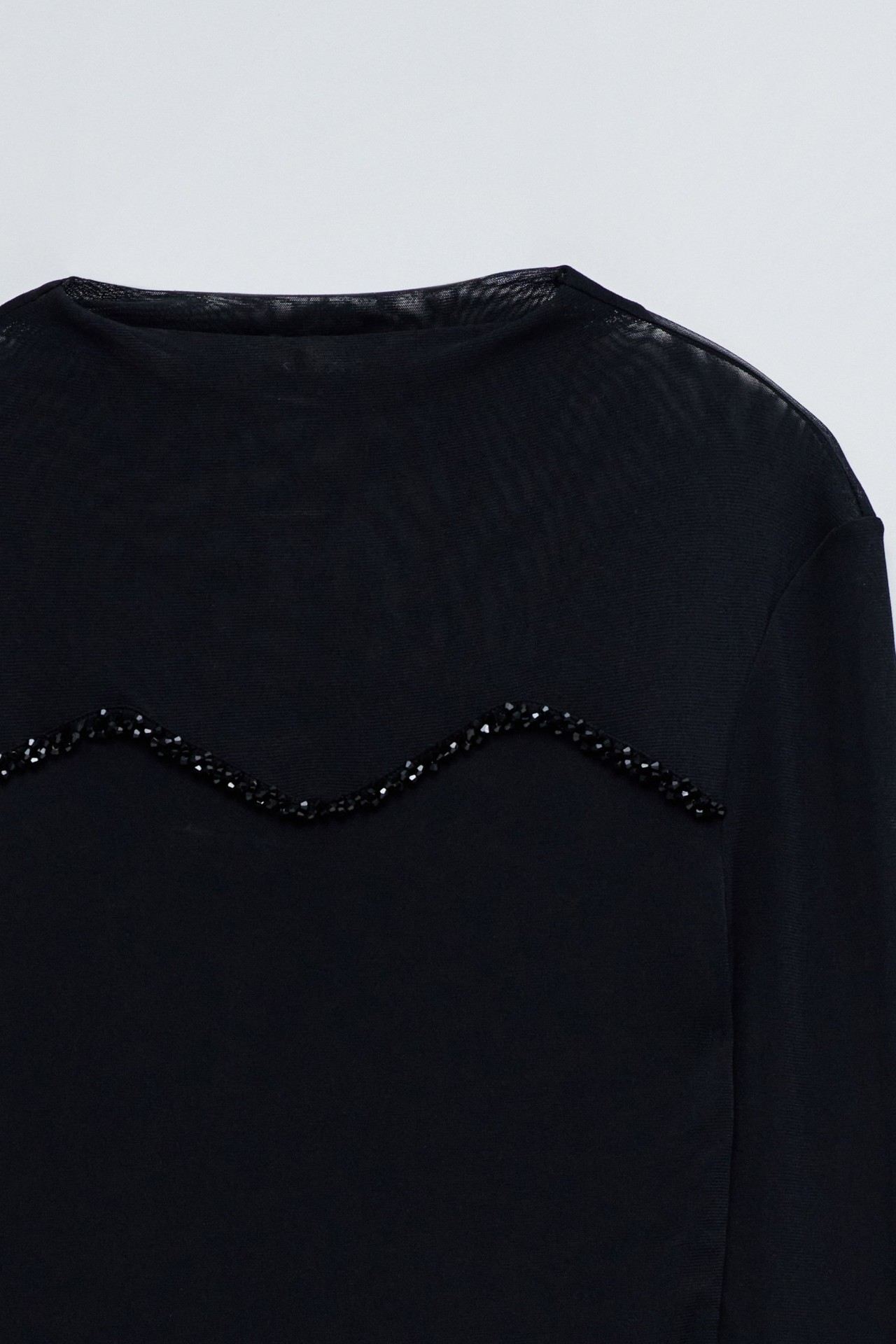 CAMISOLA EM TULE