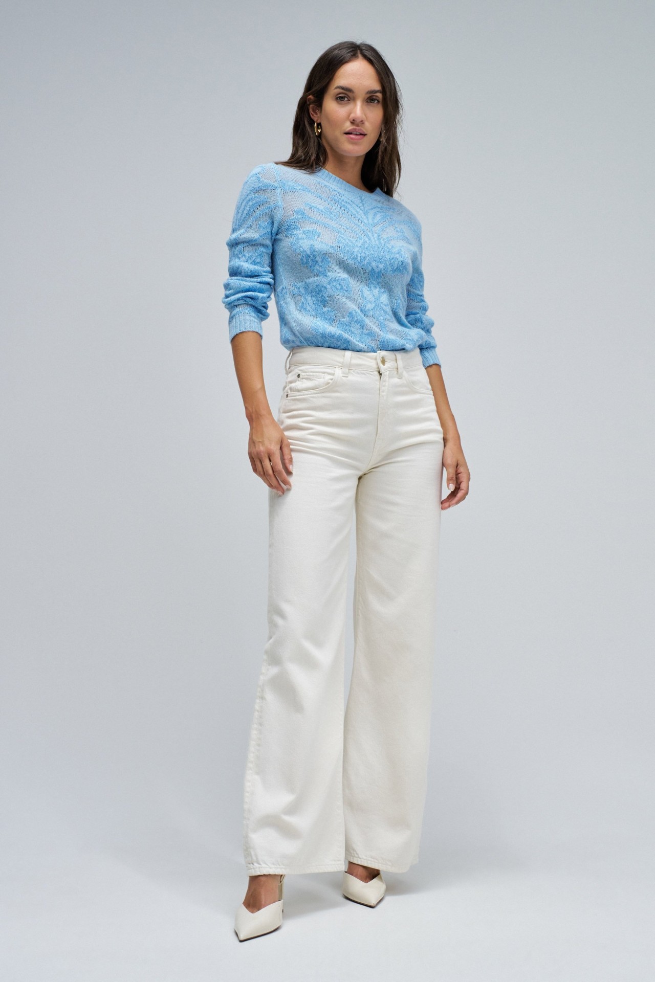 LIGHTWEIGHT WOOL SWEATER