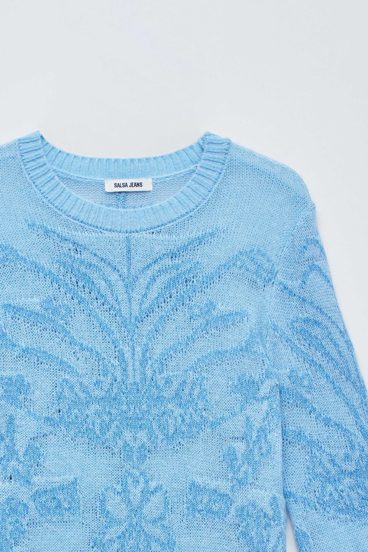LIGHTWEIGHT WOOL SWEATER