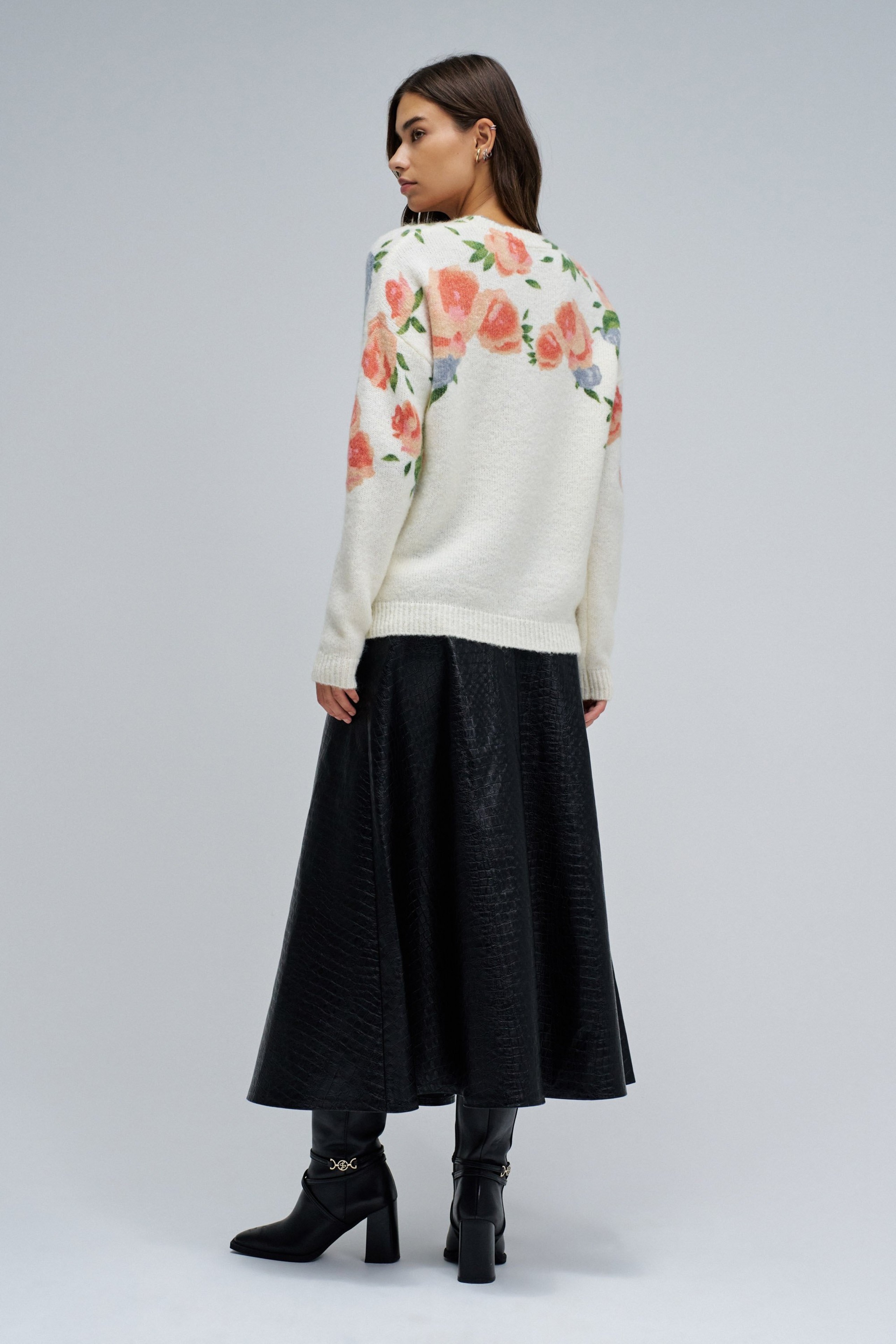 WOLLE UND MOHAIR-PULLOVER MIT BLUMENMUSTER