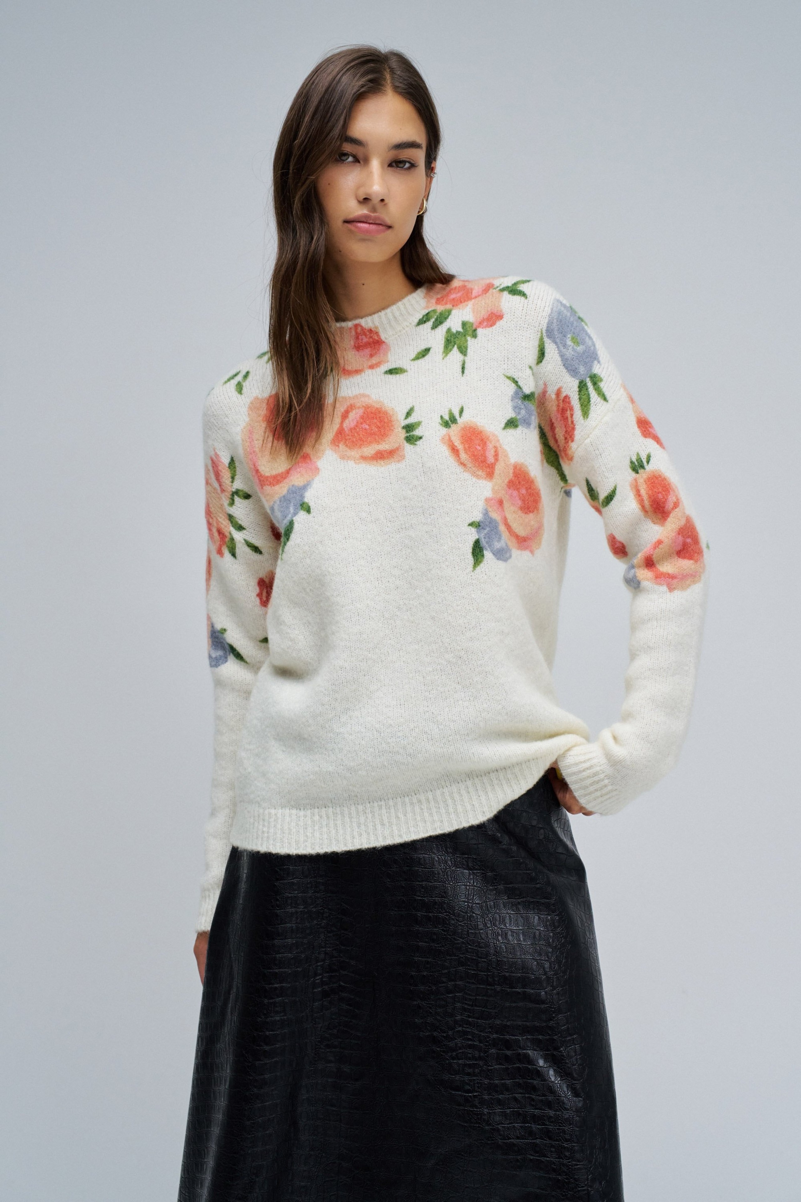 WOLLE UND MOHAIR-PULLOVER MIT BLUMENMUSTER