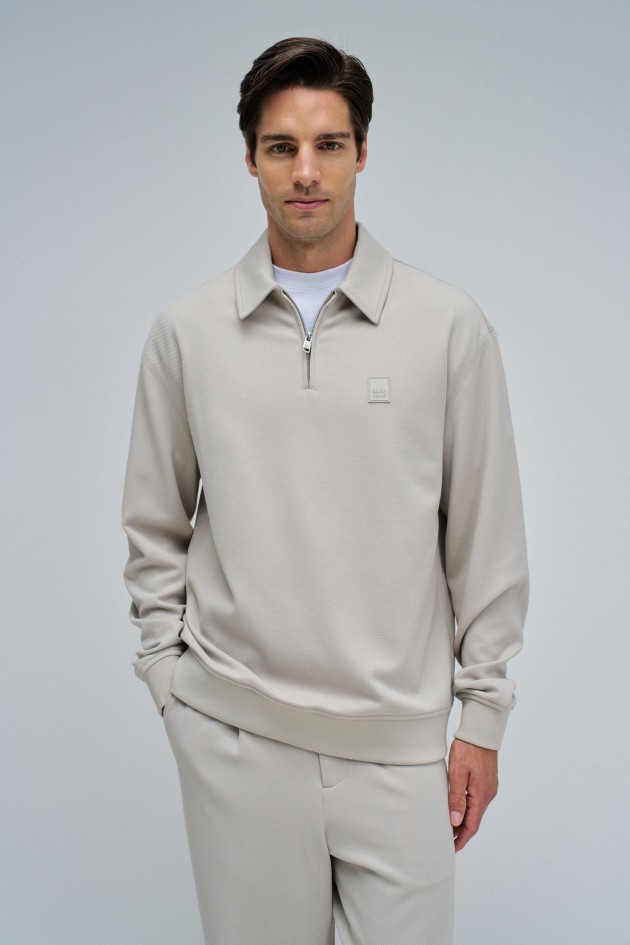 SUDADERA CON MEDIA CREMALLERA