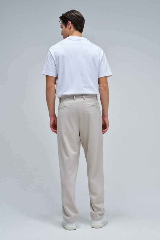 CHINO HOSEN AUS STRICKSTOFF