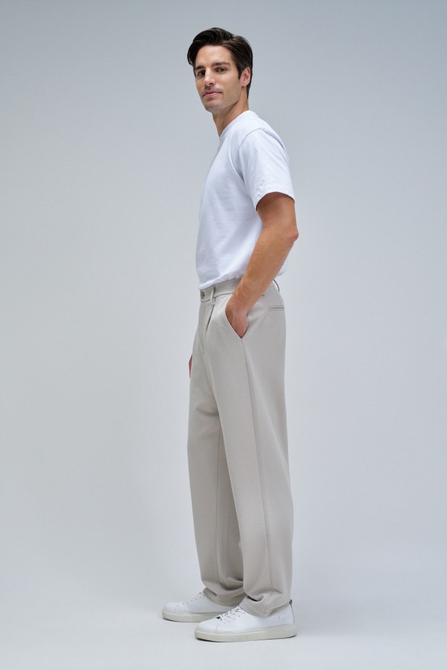 CHINO HOSEN AUS STRICKSTOFF