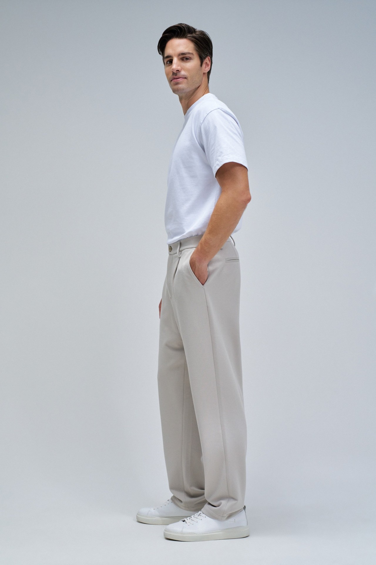 CHINO TROUSERS IN KNITTED FABRIC