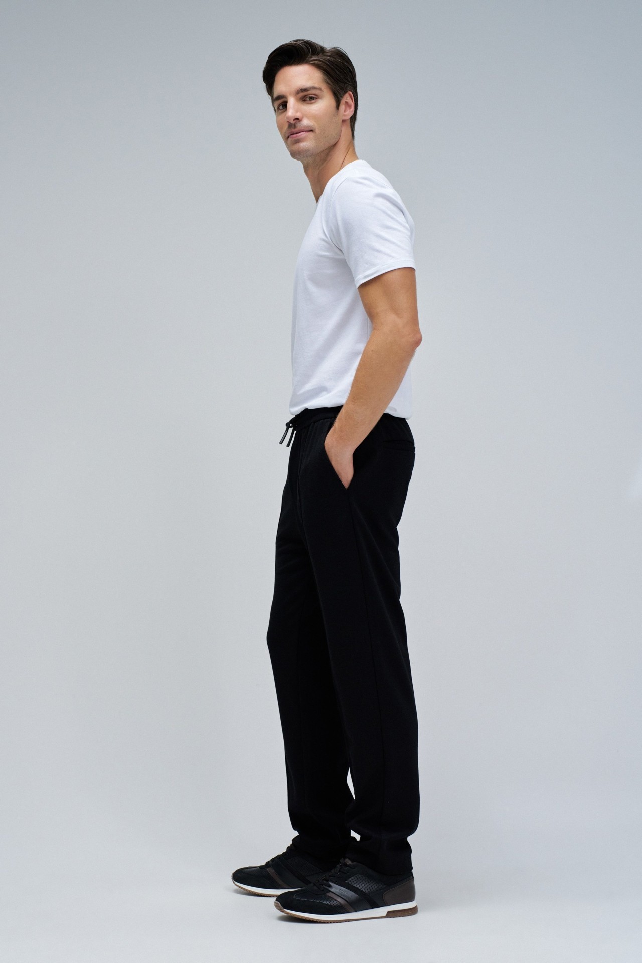 CAL�AS JOGGERS EM MALHA
