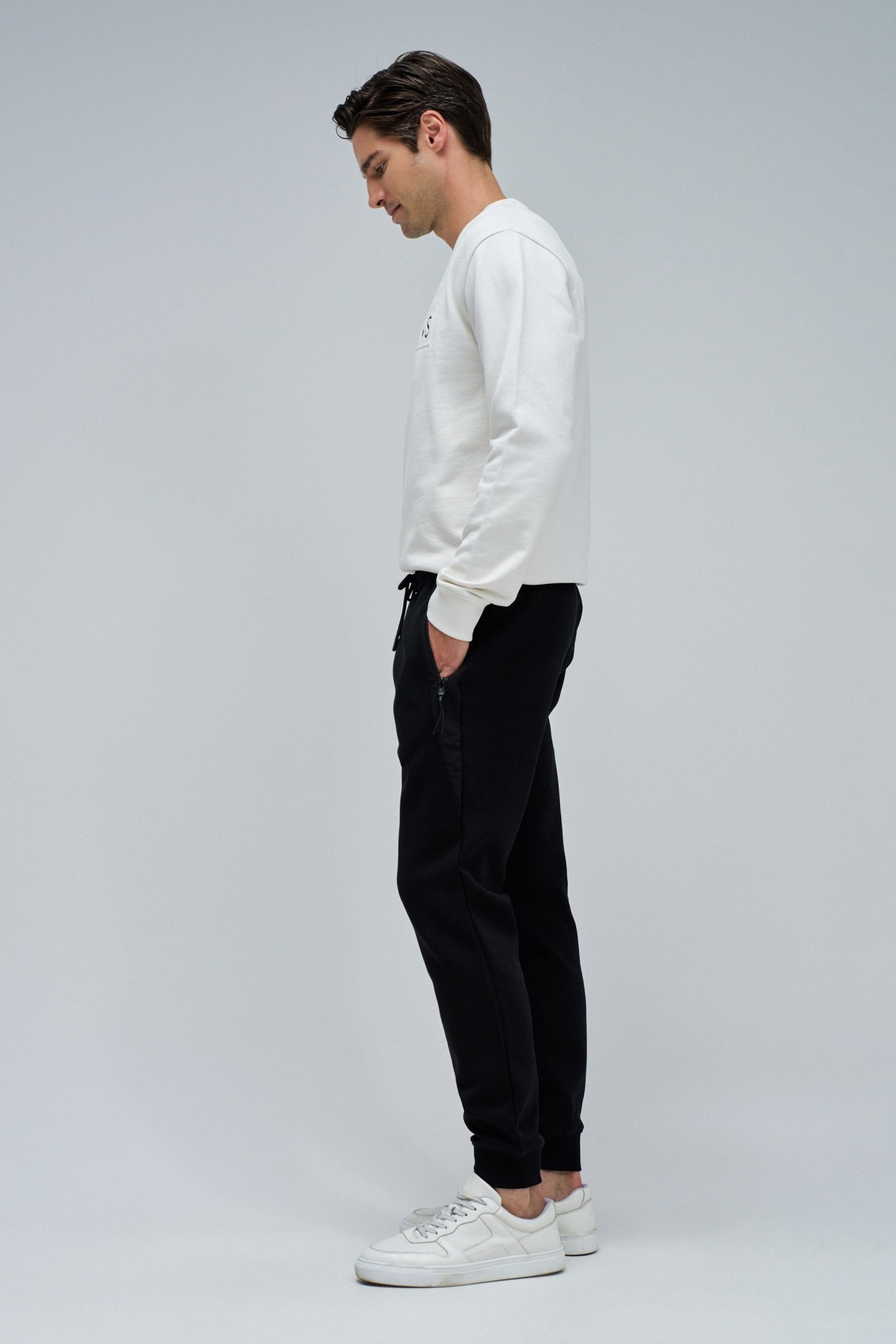 CAL�AS JOGGERS EM MALHA