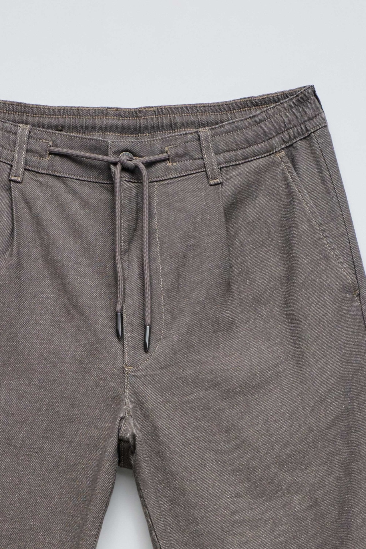 CAL�AS JOGGERS REGULAR FIT COM LINHO
