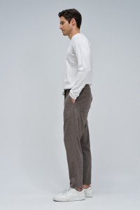 CAL�AS JOGGERS REGULAR FIT COM LINHO