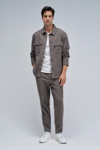 CAL�AS JOGGERS REGULAR FIT COM LINHO