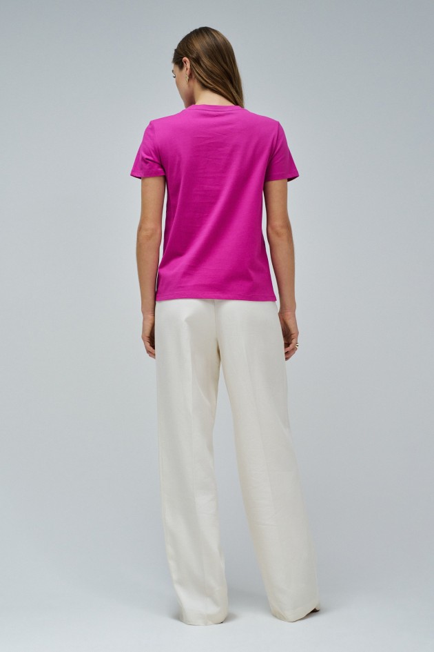 T-SHIRT WITH FLOWER APPLIQUÉS