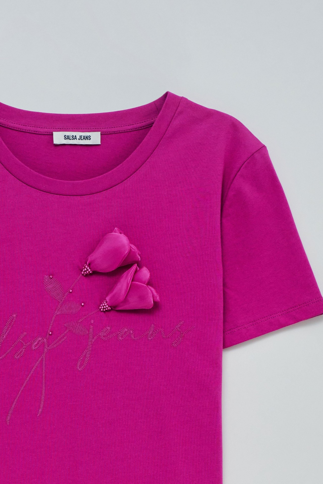 T-SHIRT WITH FLOWER APPLIQU�S