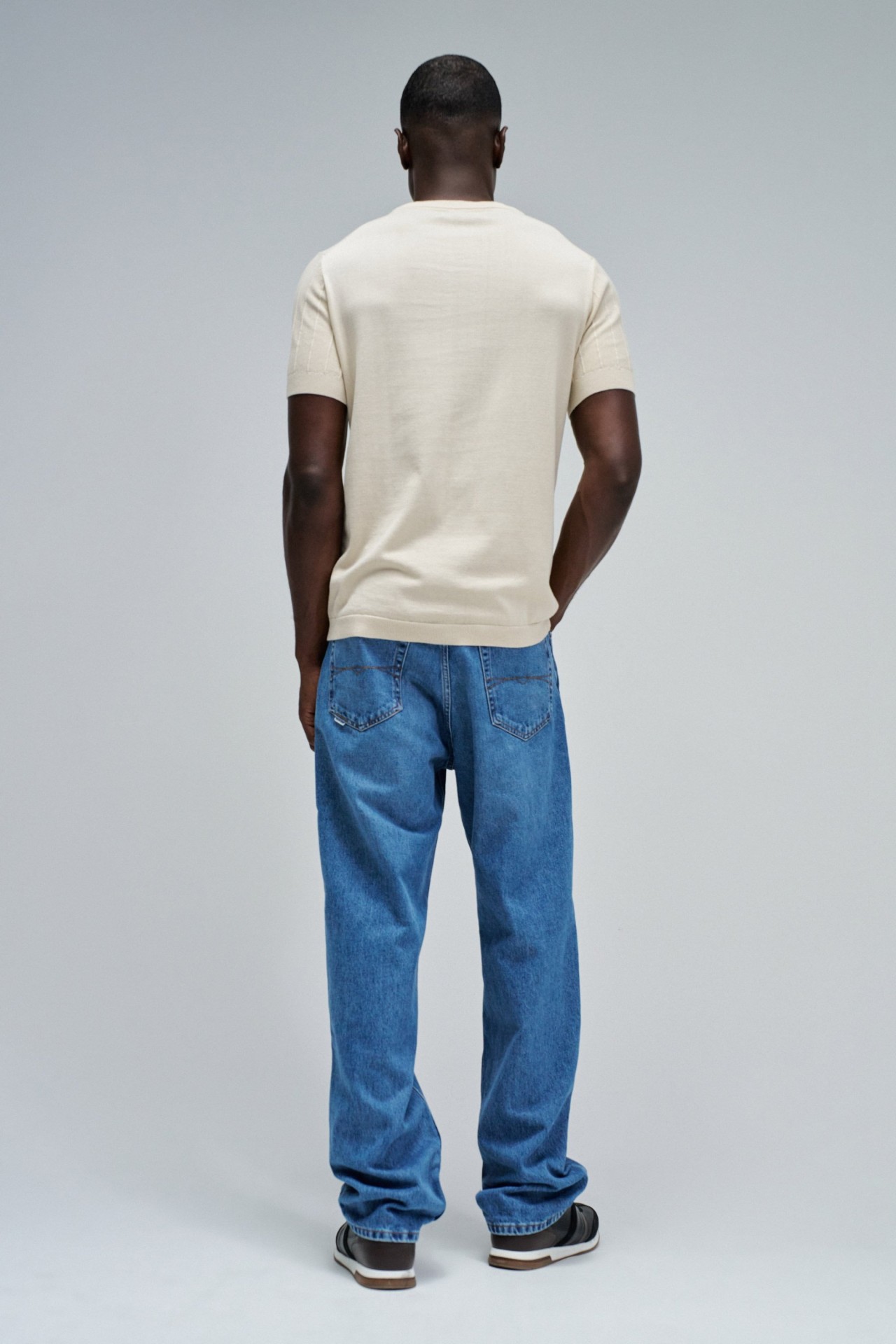 TEXTURED T-SHIRT