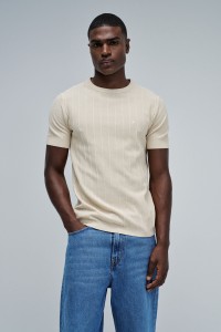 TEXTURED T-SHIRT