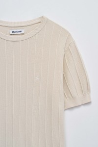 TEXTURED T-SHIRT