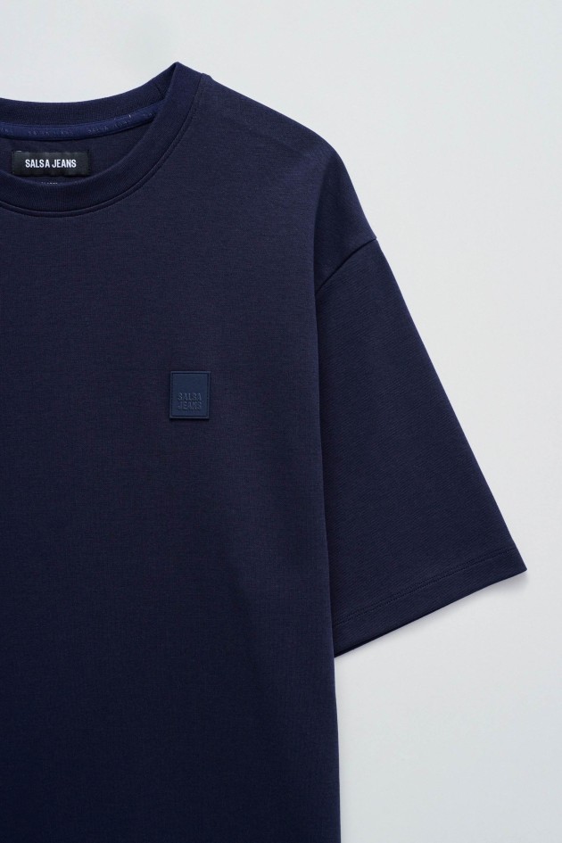 T-SHIRT WITH BRANDING